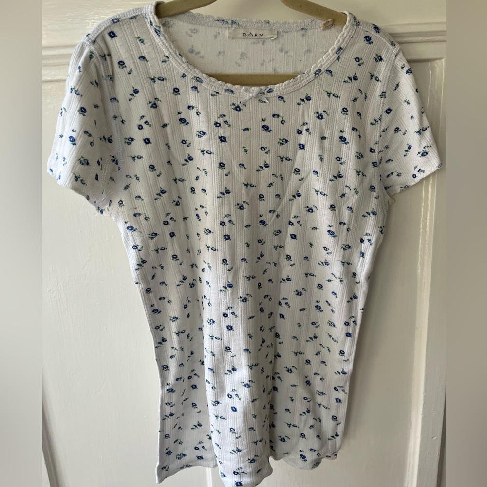 Doen tee size small